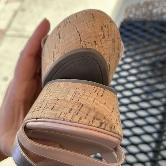 GUESS Wedge  - Picture 6 of 6